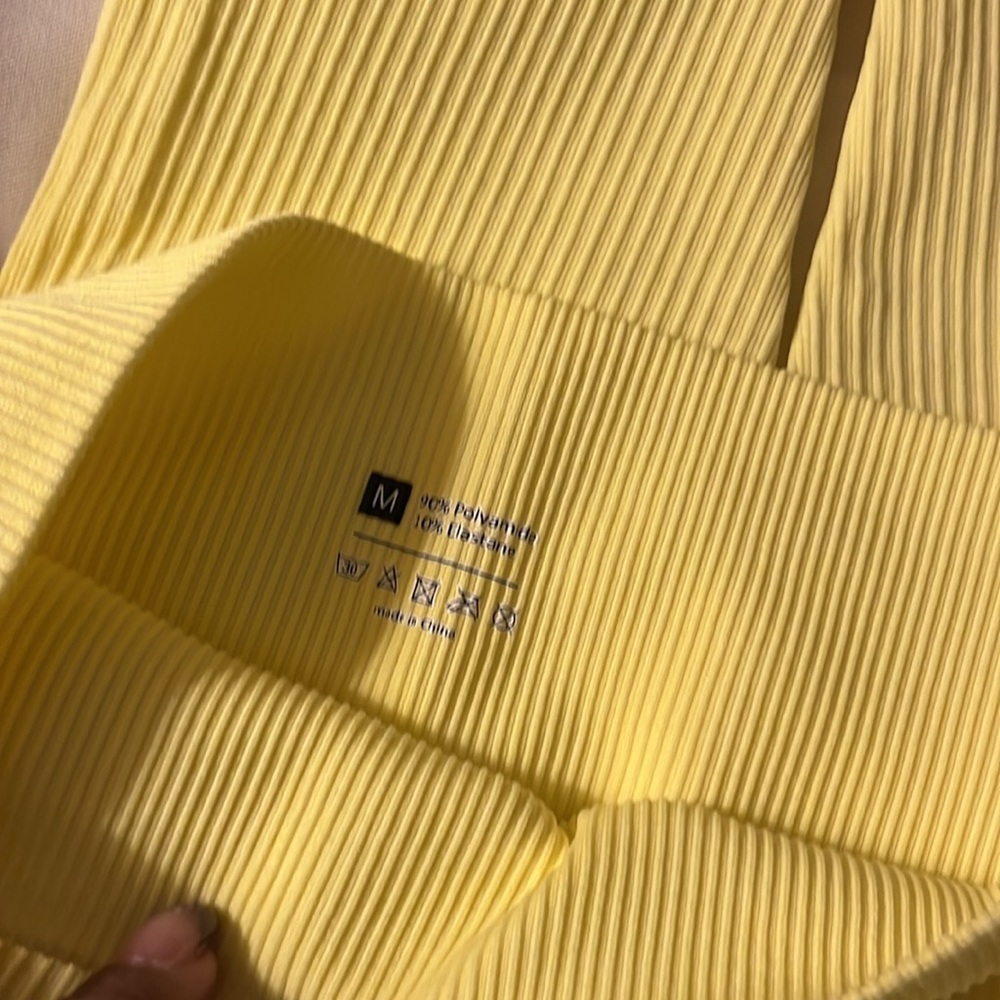 Yellow Workout set - Picture 5 of 5